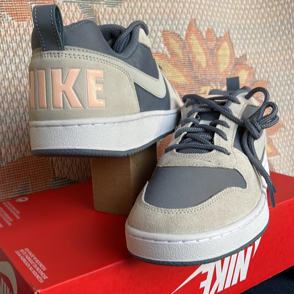 NIKE WMNS COURT BOROUGH LOW PREMIUM
ARMORY BLUE/PURE PLATINUM SNEAKRS
861533 400 - Picture 10 of 16